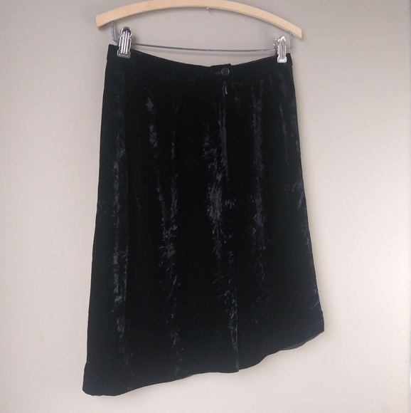 Vintage · Ann Taylor · Black Velvet A-Line Skirt - Picture 6 of 8